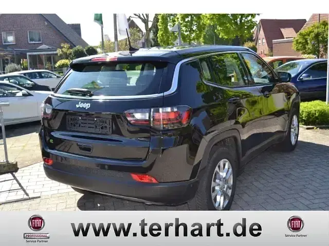 Occasion Jeep Compass Altitude 131 ch (96 kW) 2024 Noir SUV