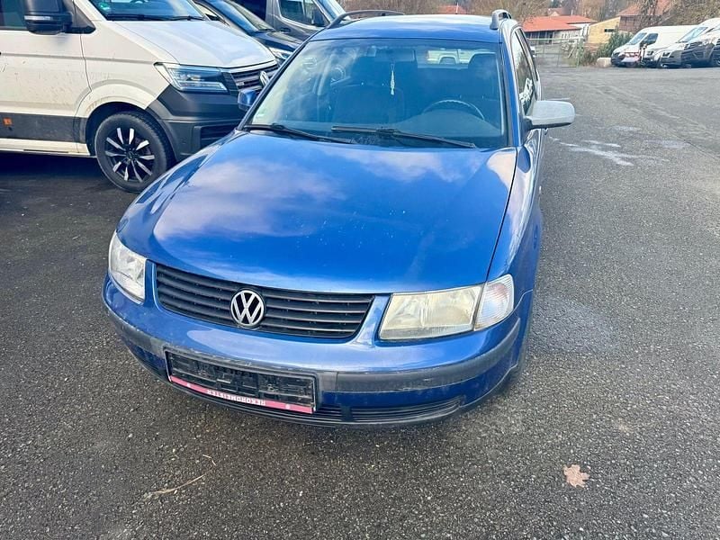 Gebraucht VW Passat Comfortline 101 PS (74 kW) 1998 Blau Kombi