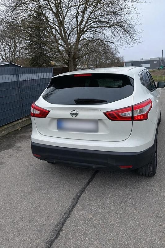 Gebraucht Nissan Qashqai 130 PS (95 kW) 2016 Weiß SUV