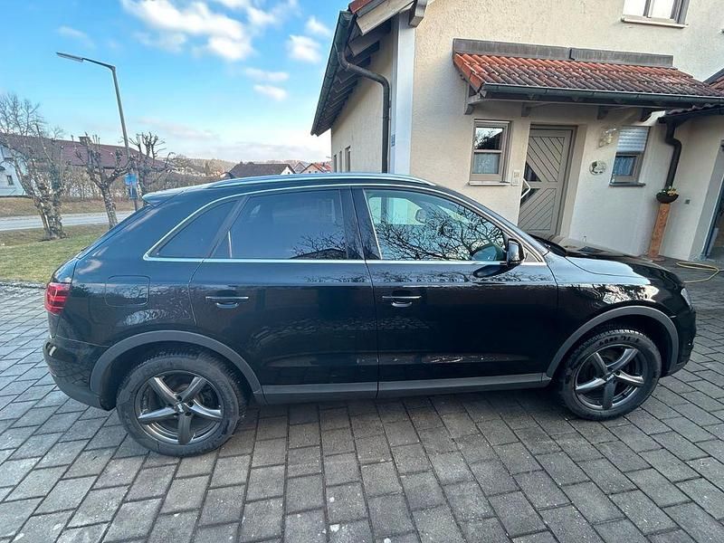 Gebraucht Audi Q3 Ambiente 140 PS (102 kW) 2013 Schwarz SUV