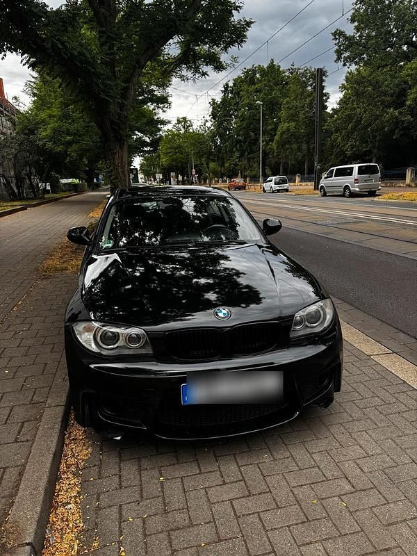 Schwarz Gebraucht 2011 BMW 118 Kleinwagen | 4.000 € (Superpreis) - Bild 1/4