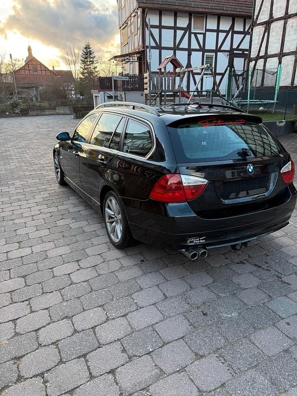Second-hand BMW 330 231 CP (169 kW) 2007 Negru Break