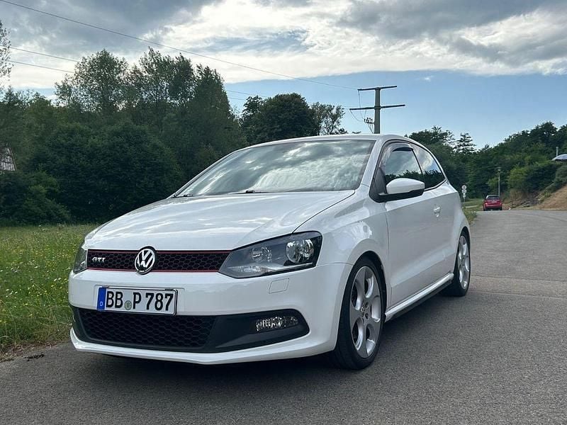 Weiß Gebraucht 2011 VW Polo GTI Limousine | 7.000 € (Guter Preis) - Bild 1/4