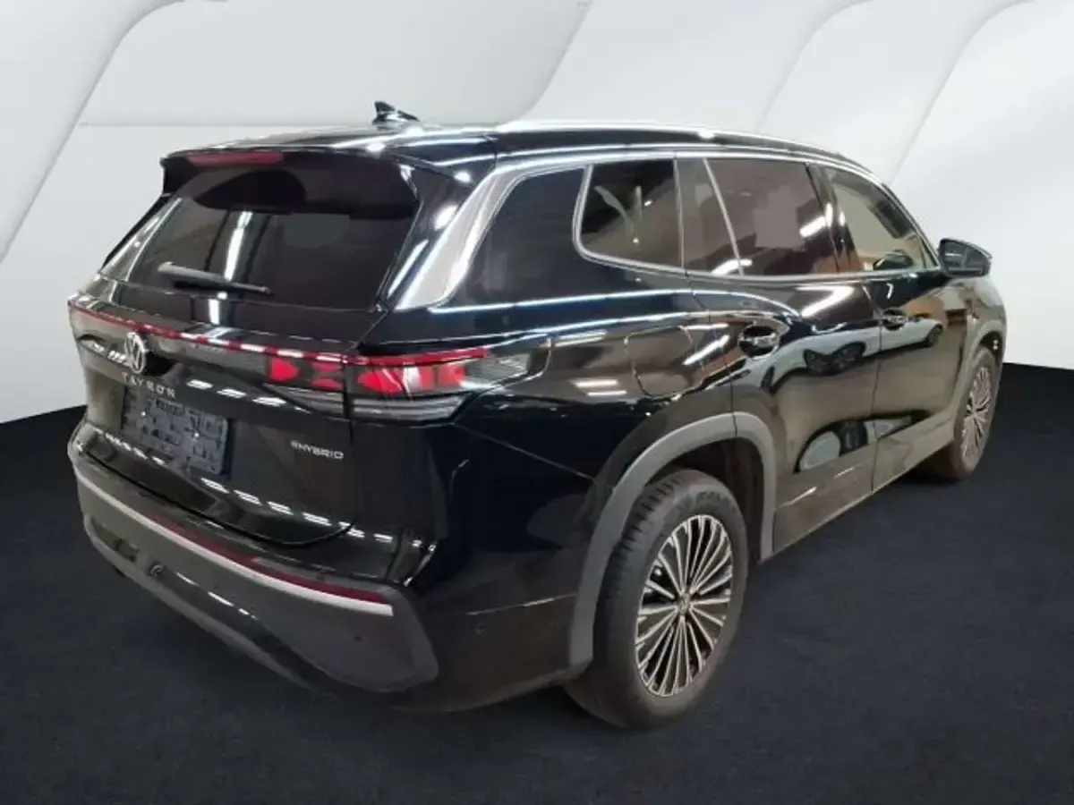 Gebraucht VW Tayron Elegance 204 PS (150 kW) 2025 Grenadillschwarz metallic SUV