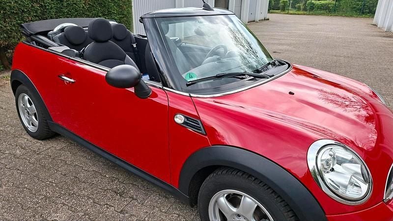Second-hand Mini One Cabriolet 98 CP (72 kW) 2016 Roșu Cabrio