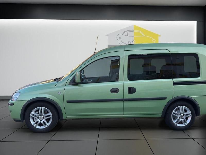 Gebraucht Opel Combo 90 PS (66 kW) 2010 Gruen Van / Kleinbus