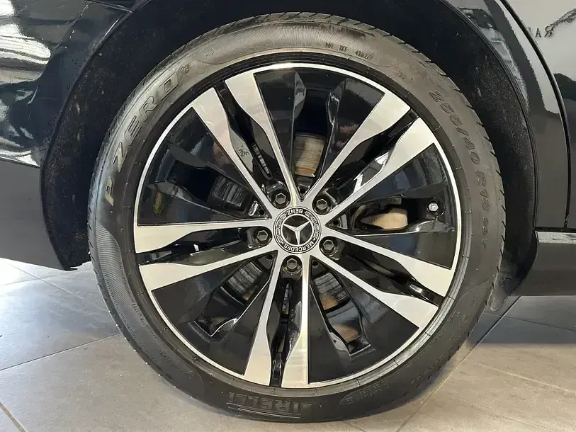 Gebraucht Mercedes C300e Avantgarde 313 PS (230 kW) 2023 Schwarz Kombi