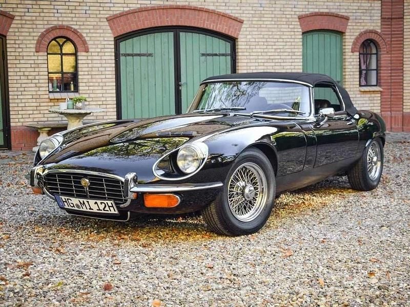 Schwarz Gebraucht 1973 Jaguar E-Type Cabrio | 77.900 € - Bild 1/4