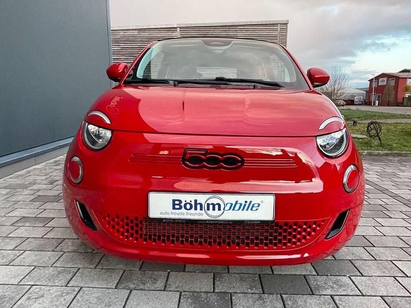 Gebraucht Fiat 500e Red 69 kW (95 PS) 2023 Rot Cabrio