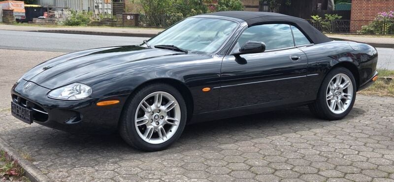 Schwarz Gebraucht 2001 Jaguar XK8 Cabrio | 26.999 € (Fairer Preis) - Bild 1/4