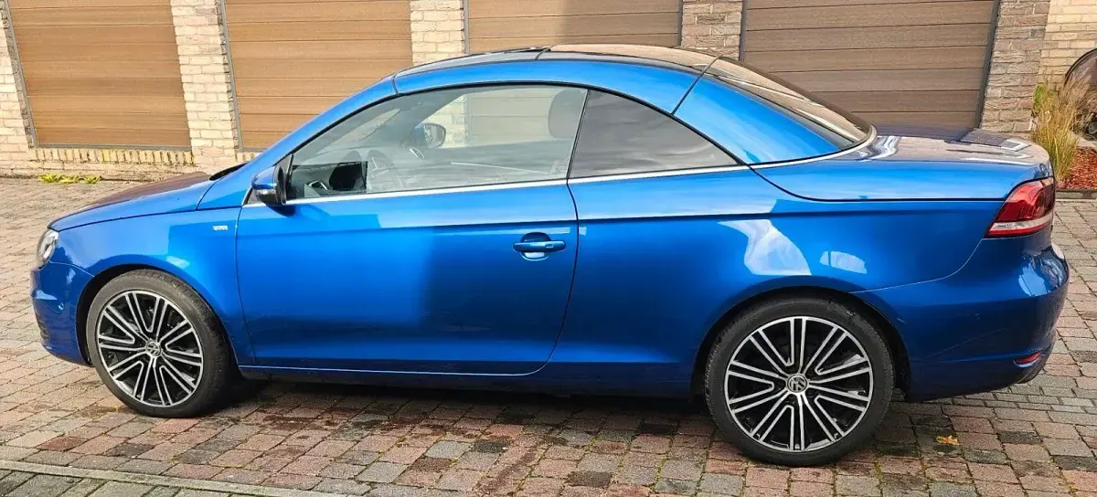 Gebraucht VW Eos Cup 140 PS (102 kW) 2015 Blau Cabrio