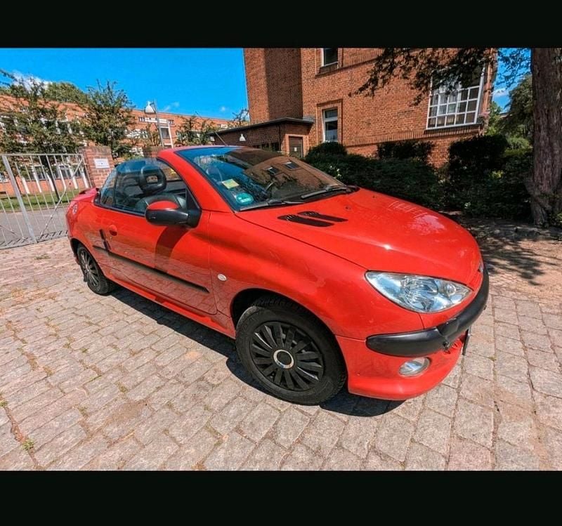 Rot Gebraucht 2003 Peugeot 206 CC Platinum Cabrio | 1.550 € - Bild 1/4