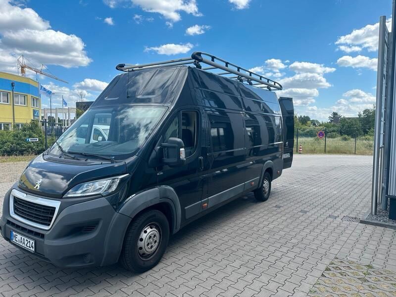 Schwarz Gebraucht 2017 Peugeot Boxer Van | 19.999 € (Teuer) - Bild 1/4