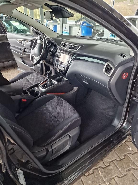 Gebraucht Nissan Qashqai 360º 110 PS (80 kW) 2015 Schwarz SUV