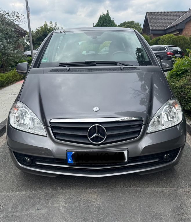 Grau Gebraucht 2008 Mercedes A150 Van / Kleinbus | 4.500 € (Fairer Preis) - Bild 1/4