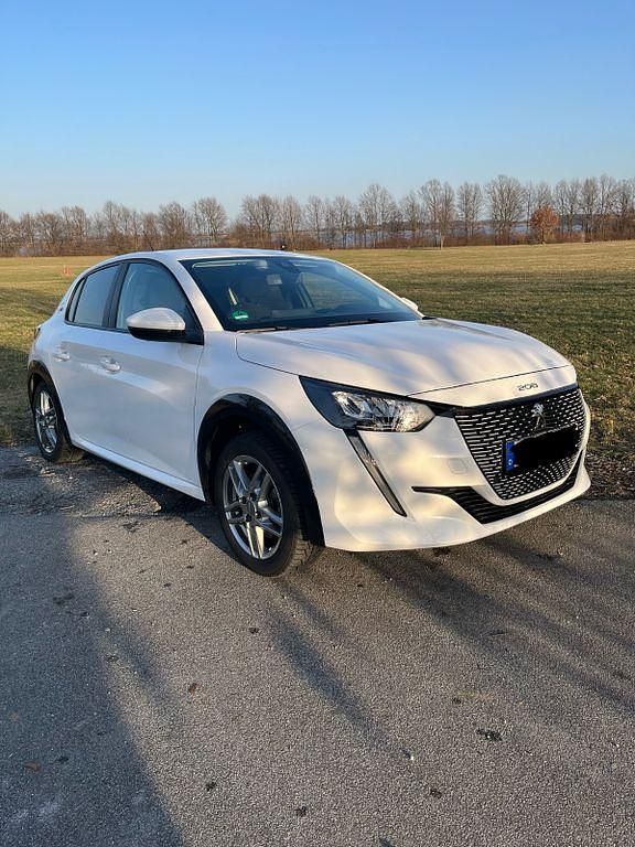 Gebraucht Peugeot e-208 Active 100 kW (136 PS) 2021 Weiß Kleinwagen