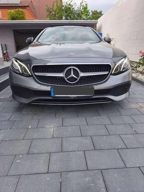 Gebraucht Mercedes E220 Avantgarde 194 PS (142 kW) 2019 Coupé