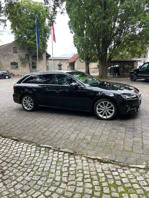 Gebraucht Audi A4 Design 190 PS (139 kW) 2017 Schwarz Limousine