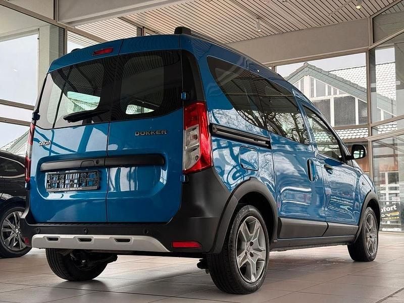 Gebraucht Dacia Dokker Stepway 131 PS (96 kW) 2019 Blau Van / Kleinbus