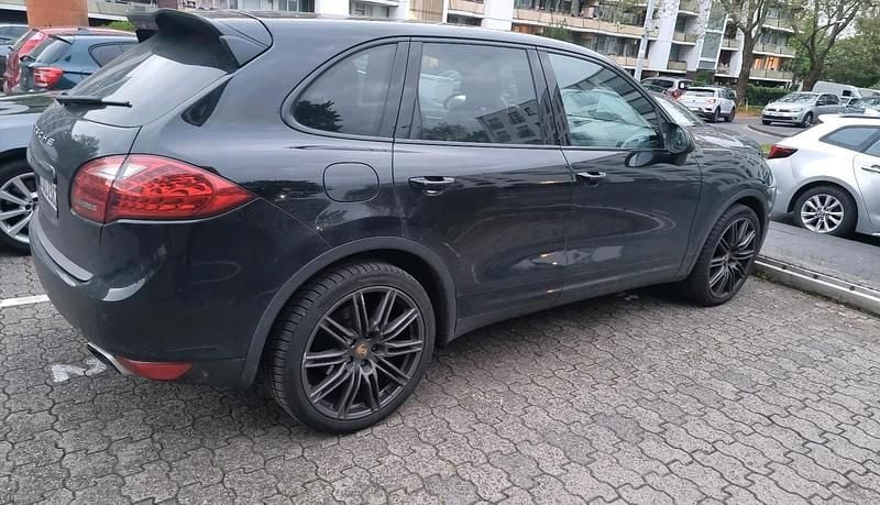 Second-hand Porsche Cayenne 385 CP (283 kW) 2014 Negru SUV