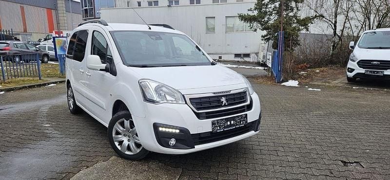 Weiß Gebraucht 2016 Peugeot TePee Allure Limousine | 6.700 € (Superpreis) - Bild 1/4