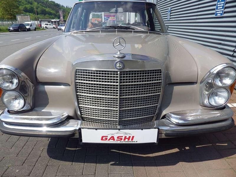 Gebraucht Mercedes 280 SE 140 PS (102 kW) 1972 Braun Limousine