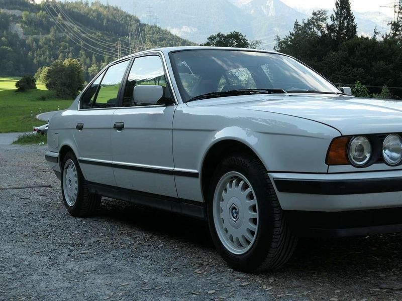 Gebraucht BMW 525 192 PS (141 kW) 1993 Weiß Limousine
