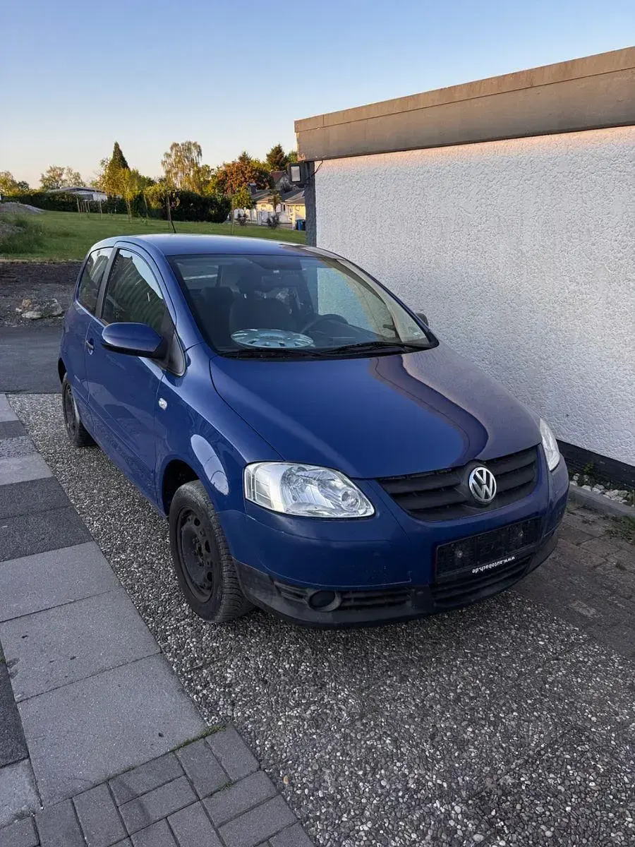 Gebraucht VW Fox 54 PS (39 kW) 2008 Blau Kleinwagen