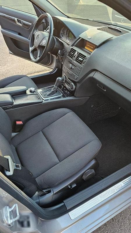 Używany Mercedes C280 232 KM (170 kW) 2007 Szary Sedan/Limuzyna