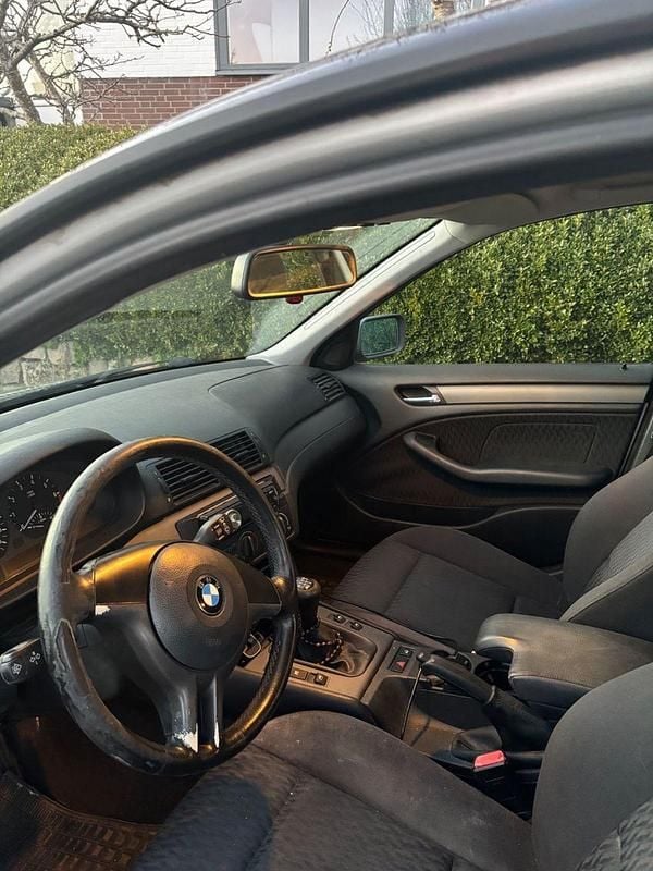 Gebraucht BMW 316 Performance 105 PS (77 kW) 2001 Schwarz Limousine