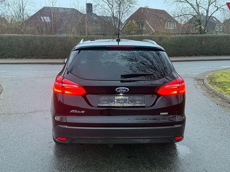 Gebraucht Ford Focus Titanium 125 PS (91 kW) 2018 Schwarz Kombi