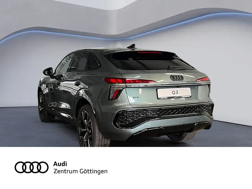 Neu Audi Q3 Sportback Sport 272 PS (200 kW) 2026 Grün SUV