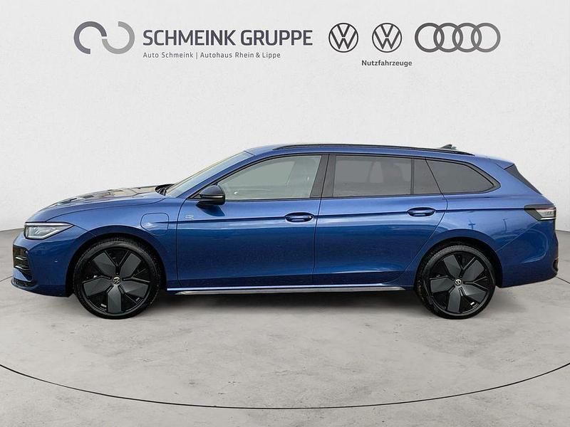 Gebraucht VW Passat R-line 177 PS (130 kW) 2025 Blau Limousine