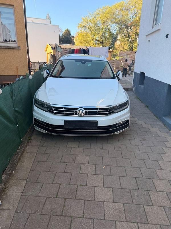 Gebraucht VW Passat Highline 239 PS (175 kW) 2017 Weiß Kombi