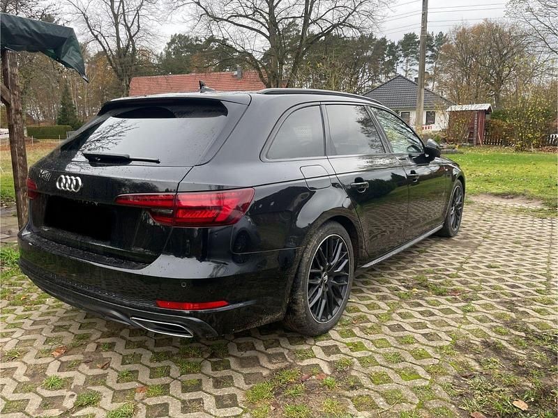Second-hand Audi A4 S-Line 231 CP (169 kW) 2019 Negru Break