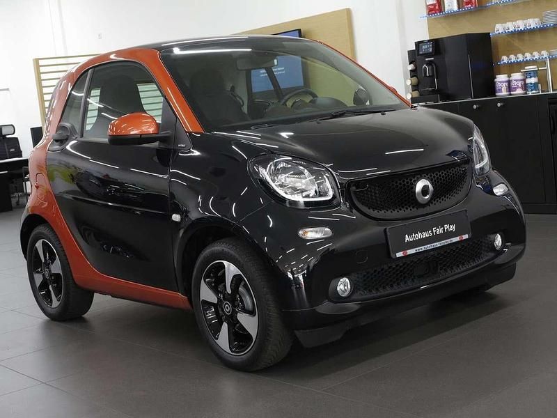 Gebraucht Smart ForTwo Coupé 90 PS (66 kW) 2018 Cbsfarbe schwarz Coupé