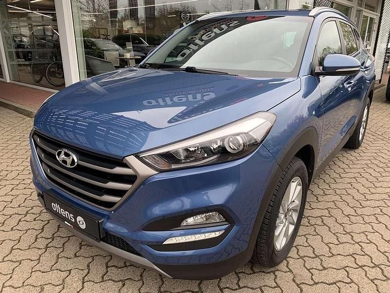 Blau Gebraucht 2016 Hyundai Tucson Intro Edition SUV | 15.990 € (Teuer) - Bild 1/4
