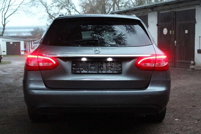 Gebraucht Mercedes C180 116 PS (85 kW) 2017 Grau Kombi