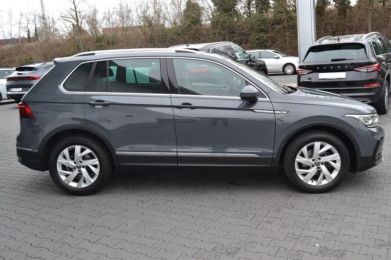 Gebraucht VW Tiguan Elegance 150 PS (110 kW) 2022 Grau SUV