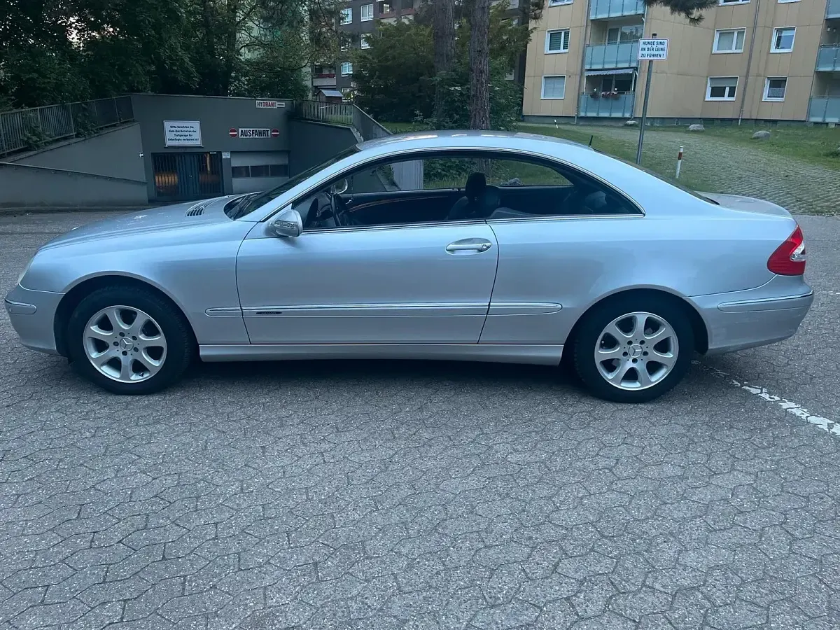 Gebraucht Mercedes CLK320 218 PS (160 kW) 2002 Silber Coupé