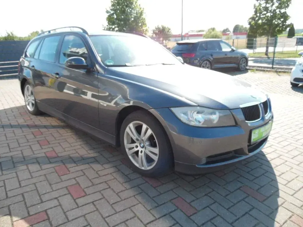 Gebraucht BMW 320 Advantage 177 PS (130 kW) 2008 Grau Kombi