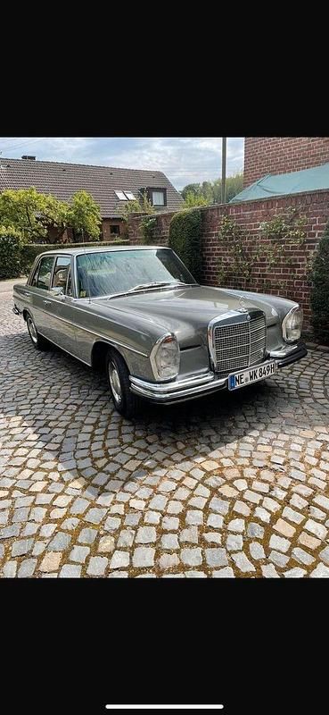 Grau Gebraucht 1970 Mercedes S280 Limousine | 19.500 € - Bild 1/4
