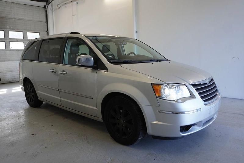 Gebraucht Chrysler Grand Voyager Limited 193 PS (141 kW) 2009 Silber Van / Kleinbus