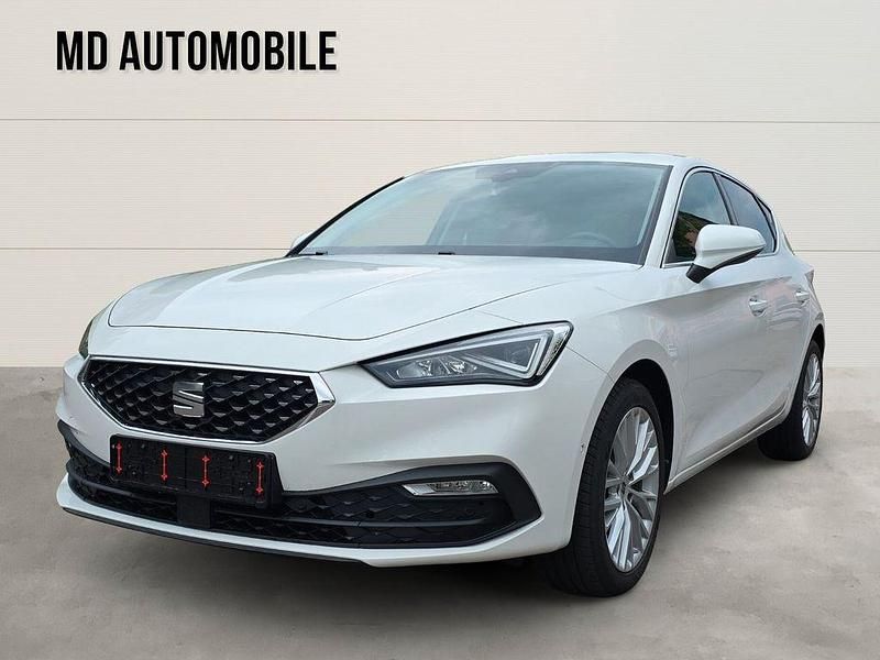 Weiß Gebraucht 2021 Seat Leon XCELLENCE Limousine | 18.800 € (Guter Preis) - Bild 1/4