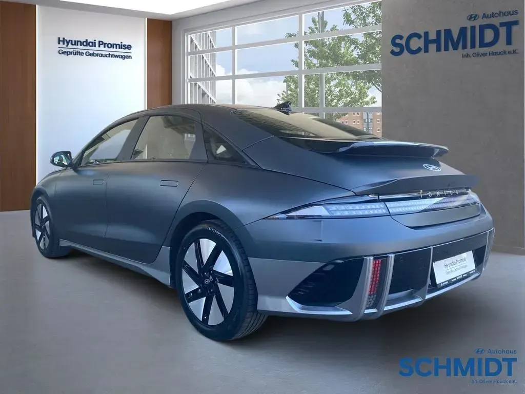 Gebraucht Hyundai Ioniq 6 Basis 111 kW (151 PS) 2023 Nocturne grey met Limousine