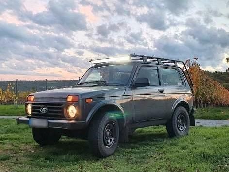 Second-hand Lada niva 83 CP (61 kW) 2020 Gri SUV