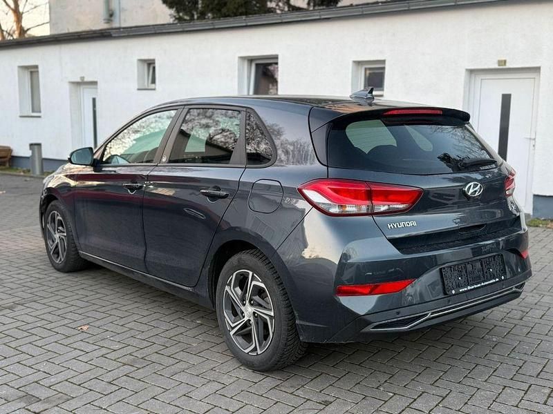 Gebraucht Hyundai i30 Edition 30 120 PS (88 kW) 2021 Dark knight Limousine