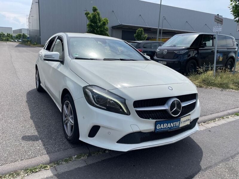 Weiß Gebraucht 2016 Mercedes A180 Limousine | 13.200 € (Guter Preis) - Bild 1/4
