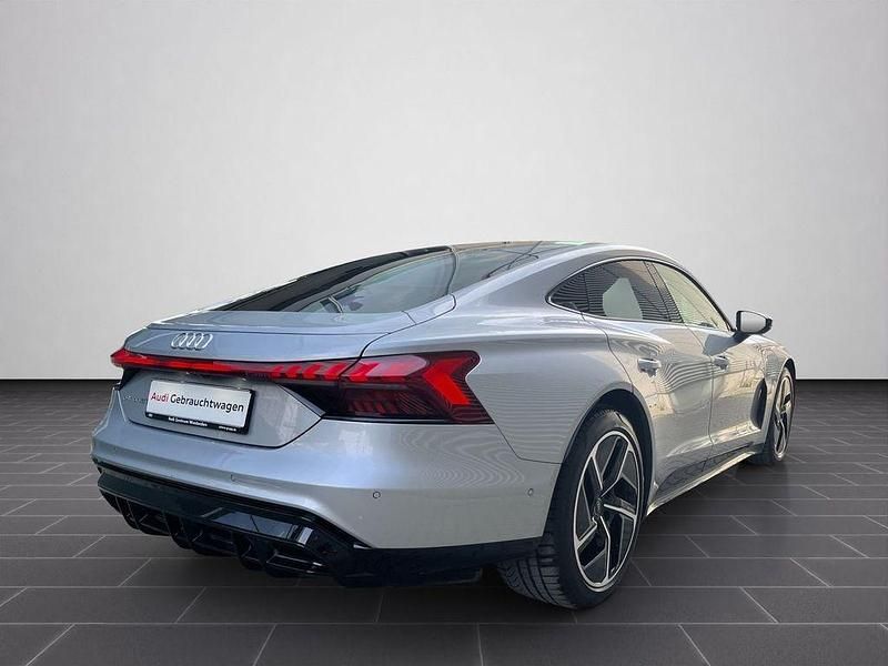 Gebraucht Audi e-tron GT quattro Ambiente 350 kW (476 PS) 2021 Florettsilber metallic Limousine