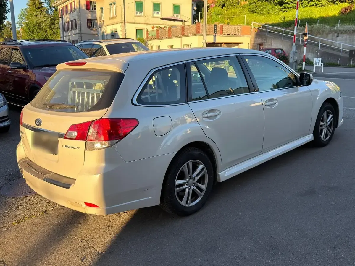 Gebraucht Subaru Legacy 150 PS (110 kW) 2012 Weiß Kombi